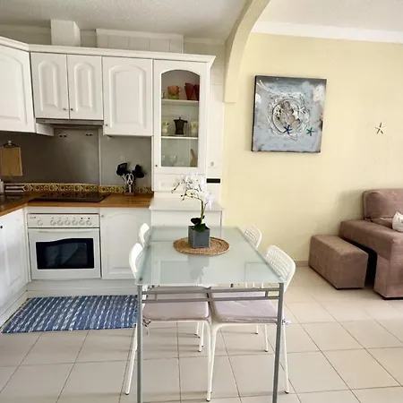 Апартаменты Infinity Sea & Pool Oasis By Deihu Experiences *