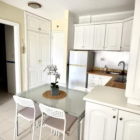 Апартаменты Infinity Sea & Pool Oasis By Deihu Experiences *