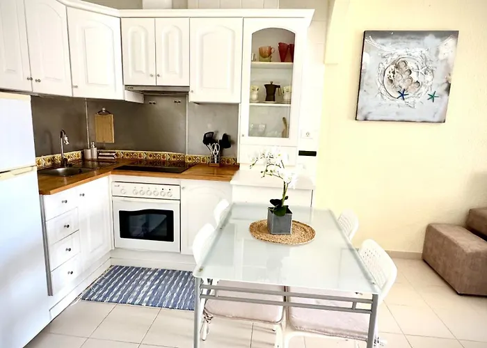 Infinity Sea & Pool Oasis By Deihu Experiences